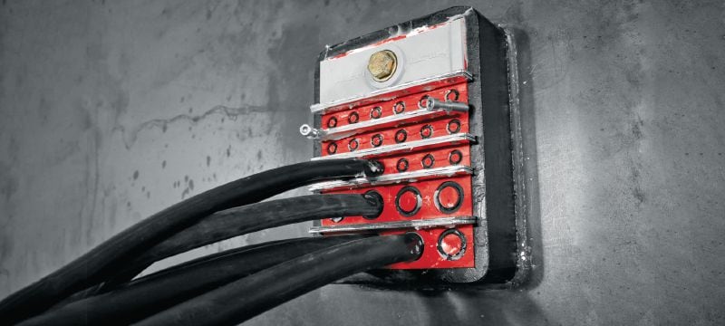 Conjuntos de placas de ajuste CFS-T Conjuntos de placas de ajuste para segurar módulos para cabos dentro de uma estrutura de passagem e aumentar a estanquidade à pressão Aplicações 1