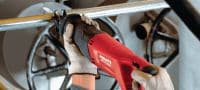 Serra de sabre SR 4-A22 Serra de sabre a bateria de 22V concebida para os trabalhos de demolição habituais e cortes à medida com o mínimo de vibração Aplicações 1
