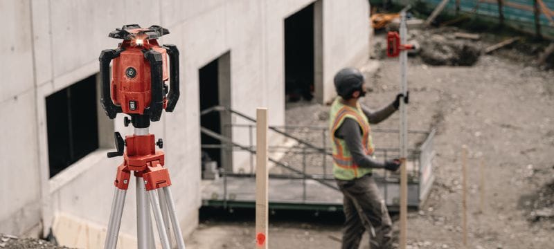 PR 400-22 Nível de laser rotativo de inclinação dupla Nível a laser rotativo e robusto para exteriores com funções automáticas de nivelamento, alinhamento, planos de dupla inclinação e de esquadria a longa distância (plataforma a baterias Nuron) Aplicações 1