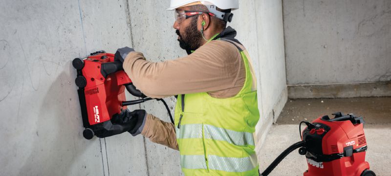 Roçadora DCH 150-SL Serra de corte para abrir roços em paredes/pavimentos e para instalar cabos, condutas ou tubagens numa variedade de materiais base Aplicações 1